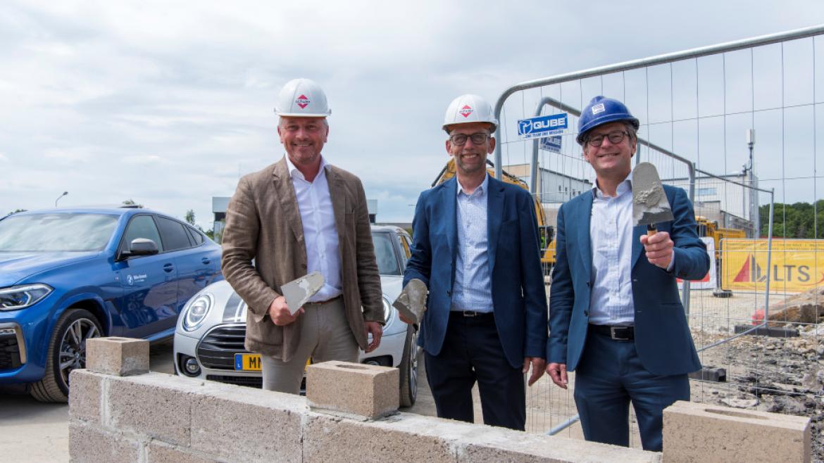 GRUNDSTEIN FÜR UNSER NEUES AUTOHAUS.